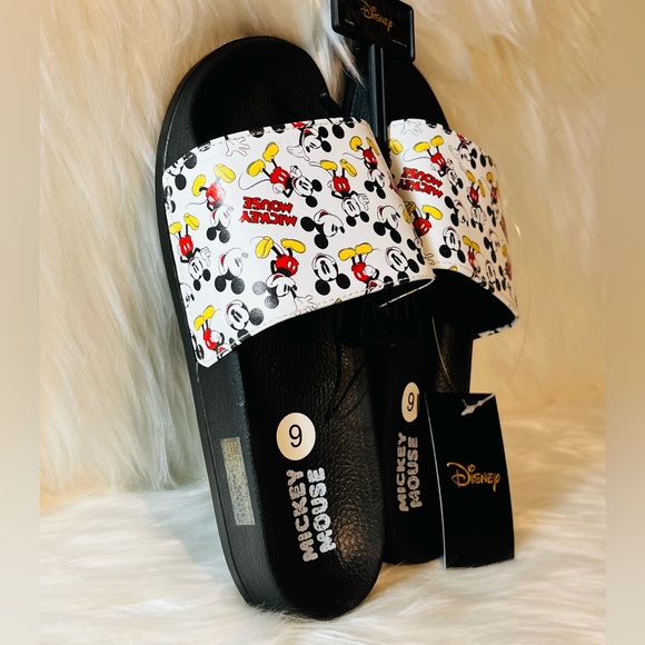 Mickey Mouse Sandals - Picture 3 of 4